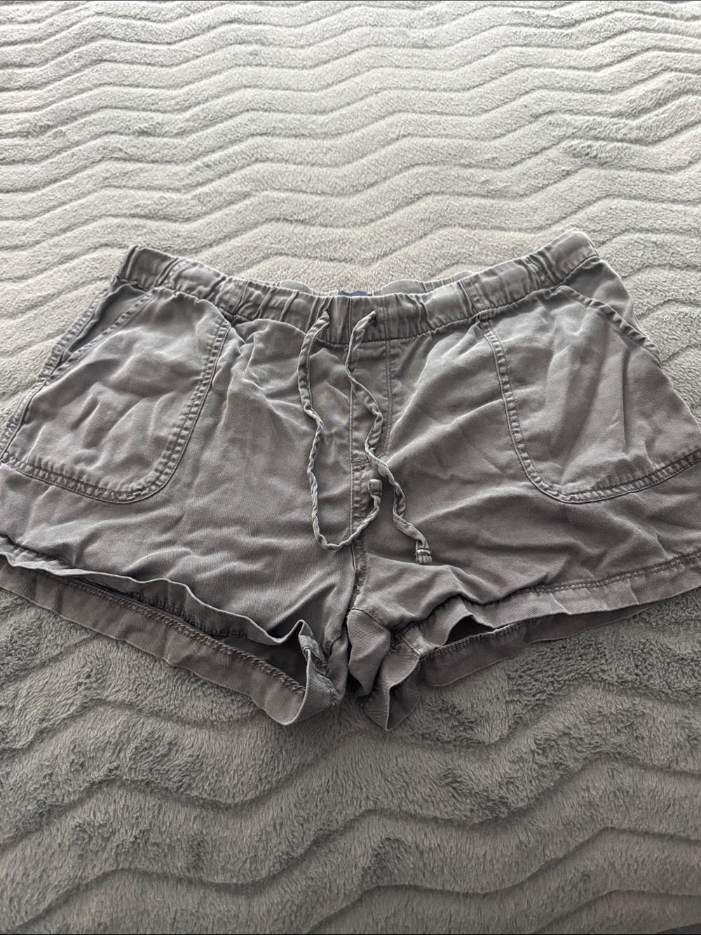 GAP Women's Light Gray Drawstring Jersey Athletic Shorts
